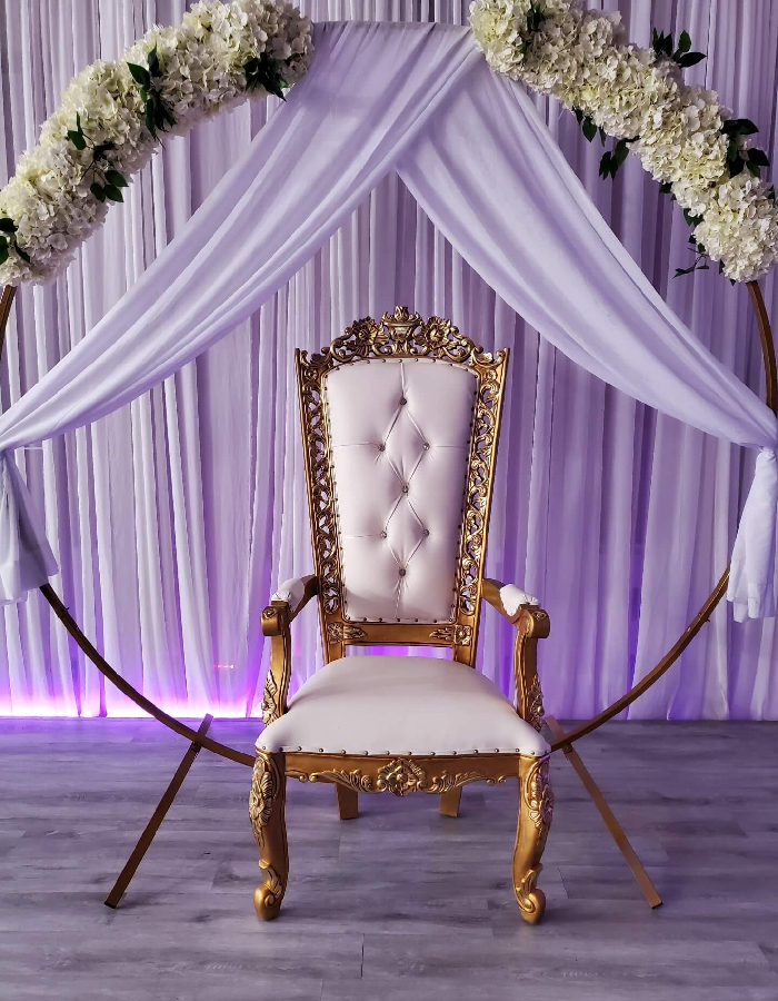 LOVE SEAT CHAIR WHITE AND SILVER